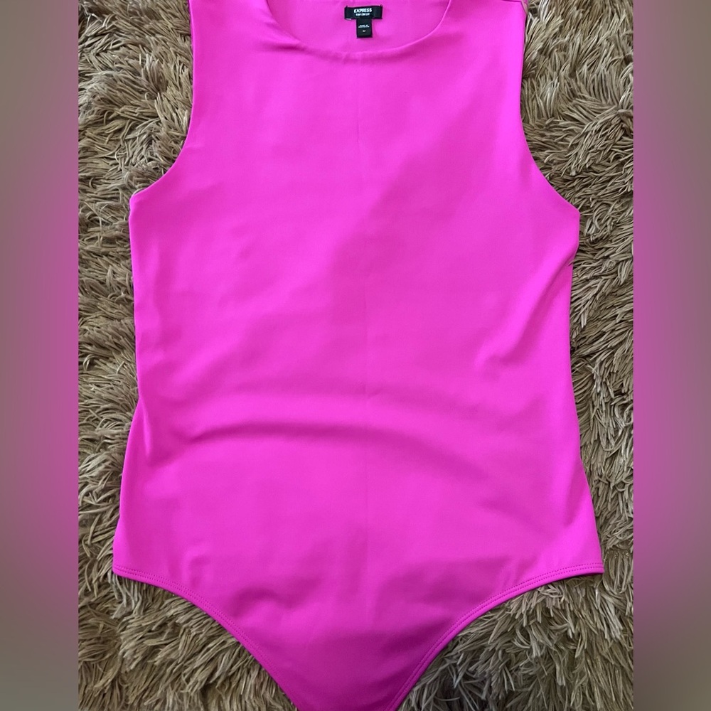 Express Body Contour Pink Medium Bodysuit